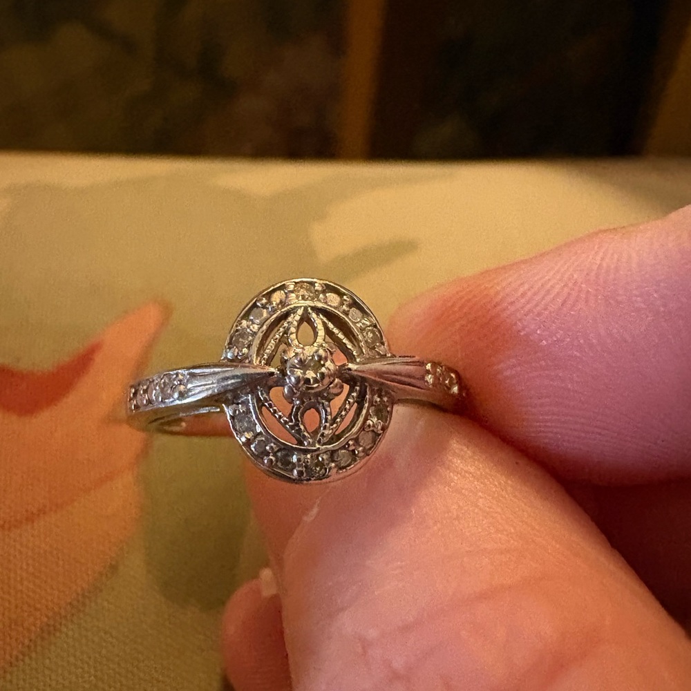 Antique white gold Women's Ring